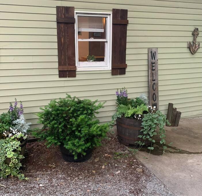Driftwood Cottage With Hot Tub On Lake Cumberland Russell Springs Exterior foto